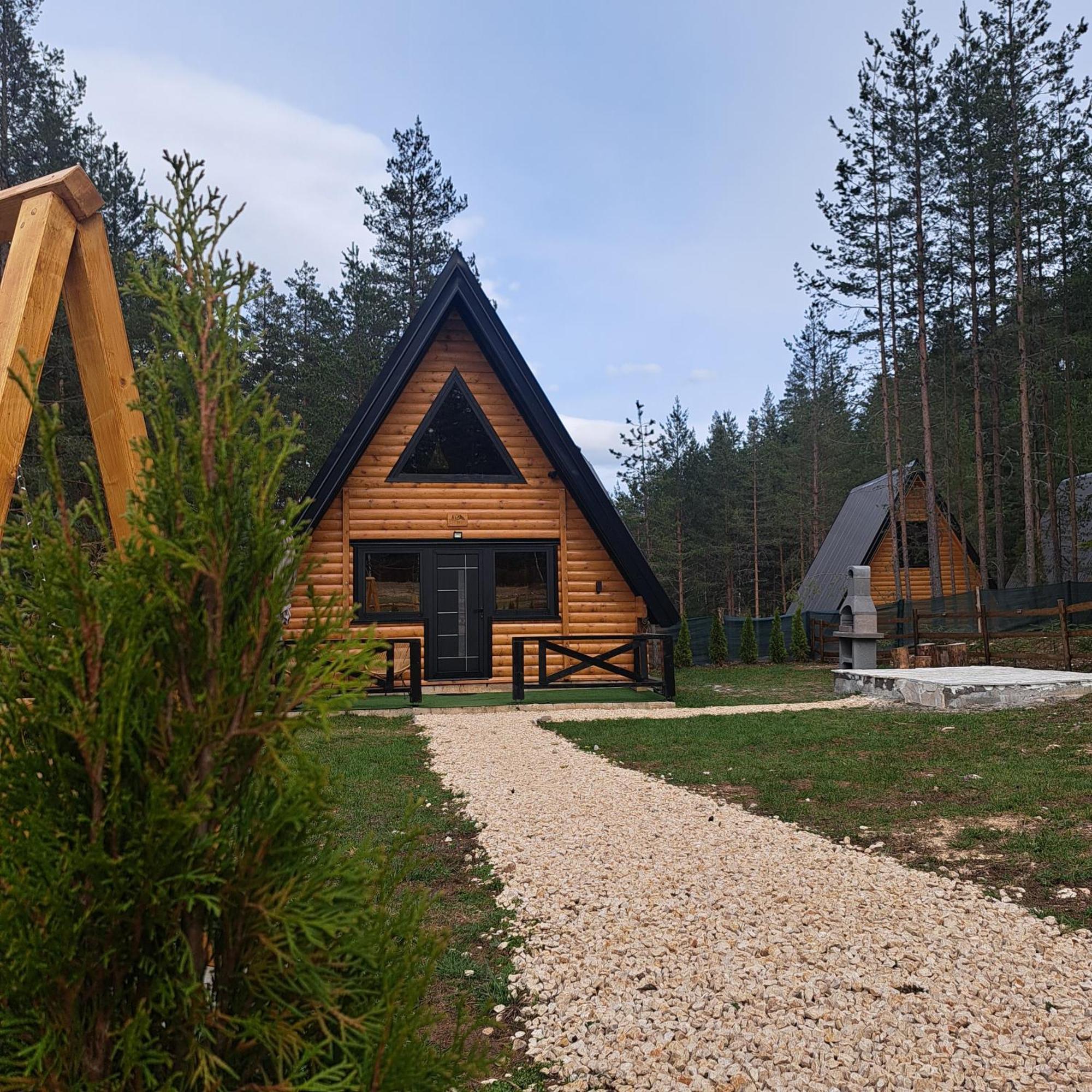 Pine Forest-Black ชาเบลียค ภายนอก รูปภาพ